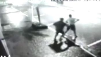 Un policía de civil mató a un chico de 17 años que intentó robarle Un policía de civil mató a un chico de 17 años que intentó robarle