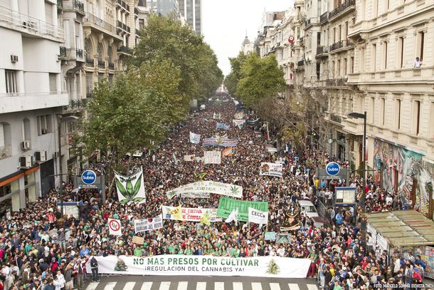 Marcha por la legalización de la marihuana - Crédito:&nbsp;lamarihuana.com