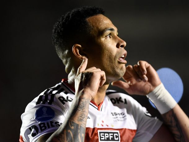 El delantero brasileño Luciano.