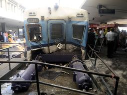convocan a las 19 a plaza de mayo sin banderas politicas convocan a las 19 a plaza de mayo sin banderas politicas