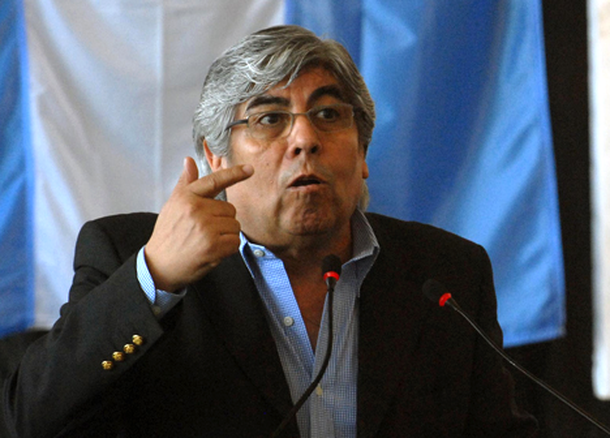 Moyano amenaza con un paro nacional de camioneros