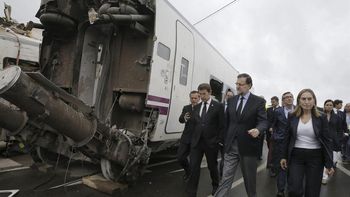 el tren descarrilo a 190 km/h en una curva que debia tomar a 80 el tren descarrilo a 190 km/h en una curva que debia tomar a 80