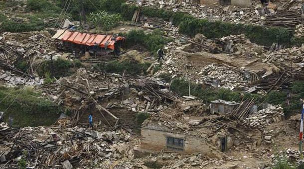 Al menos 21 muertos por deslizamientos de tierra en la golpeada Nepal