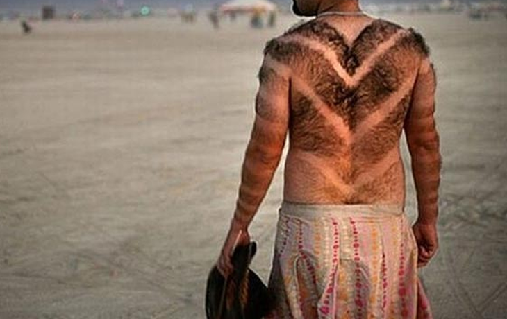 Hombres que hacen arte con su abundante vello corporal