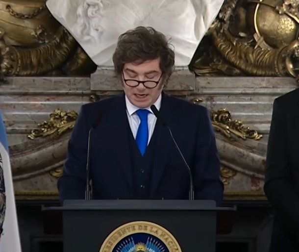 A qué funcionarios eligió Javier Milei para que lo acompañen en la cadena nacional por el fallo de YPF