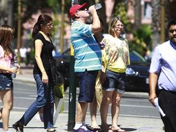 la ola de calor avanza en la ciudad y la temperatura ya esta en 37 grados la ola de calor avanza en la ciudad y la temperatura ya esta en 37 grados