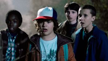 Millie Bobby Brown en su personaje de Once en Strenger things Millie Bobby Brown en su personaje de Once en Strenger things