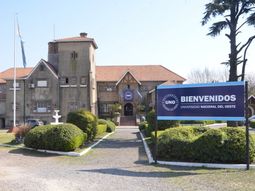 por una disputa politica, en la universidad nacional del oeste no entregan diplomas por una disputa politica, en la universidad nacional del oeste no entregan diplomas