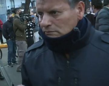 El vocero que quiso entrar a negociar con cámaras a Olivos fue exonerado de la Policía Bonaerense