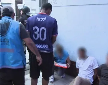 Una banda dominicana vendía droga en un garito de Constitución