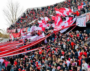 Cómo ver en vivo Estudiantes vs Independiente de Chivilcoy