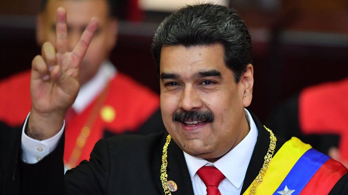 Nicolás Maduro juró como presidente de Venezuela hasta 2025