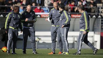 zinedine zidane dirigio su primer practica como dt del real madrid