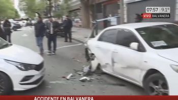 El conductor del vehículo, que chocó a dos autos estacionados y sin ocupantes, fue trasladado al hospital Ramos Mejía.