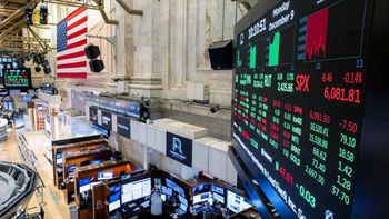 Cayeron las acciones argentinas que cotizan en Wall Street: el riesgo país superó los 550 puntos Cayeron las acciones argentinas que cotizan en Wall Street: el riesgo país superó los 550 puntos