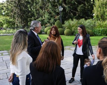 Alberto Fernández recibió a beneficiarias del Programa Acompañar