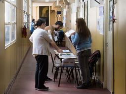 A poco del cierre, votó el 69 por ciento del padrón electoral