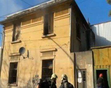 Voraz incendio en una casa de Pompeya dejó un muerto