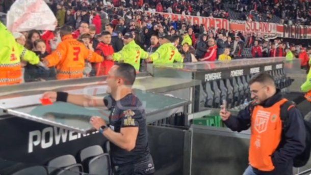 El insólito ida y vuelta de Fernando Espinoza con un hincha de River