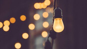 Los usuarios residencial de Uruguay que hayan pagado a término durante el último año accederán a una bonificación en la electricidad durante diciembre. Los usuarios residencial de Uruguay que hayan pagado a término durante el último año accederán a una bonificación en la electricidad durante diciembre.