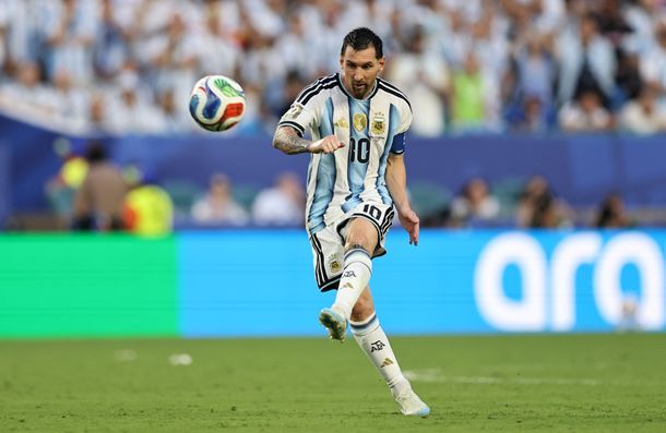 La Selección Argentina avanzó a octavos de final tras vencer a Cabo Verde.