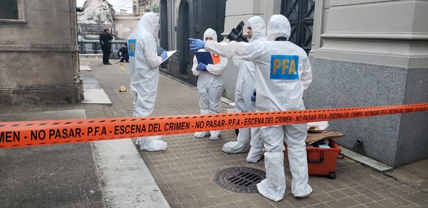 Personal de la Policía Federal Argentina actuó en la escena del ataque