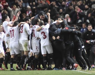 Sevilla ganó y terminó con el invicto del Real Madrid