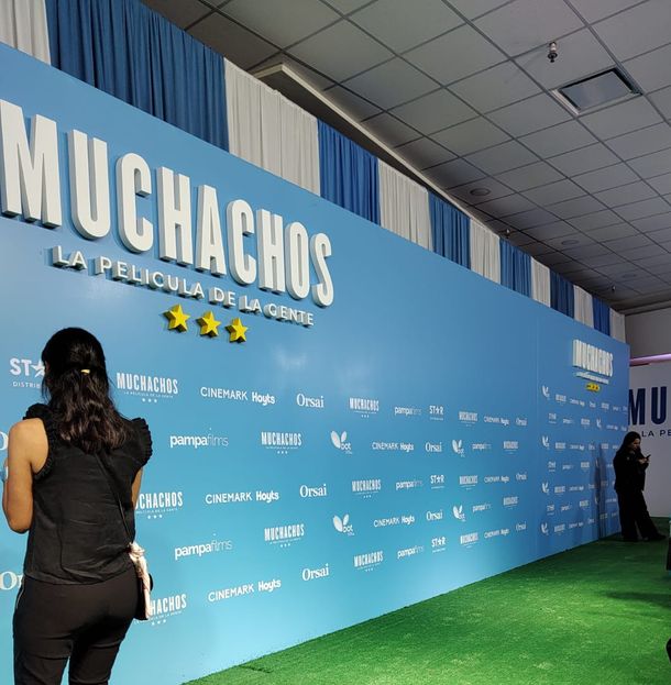 minutouno.com, presente en la avant premiere de "Muchachos, la película de la gente". minutouno.com, presente en la avant premiere de "Muchachos, la película de la gente".