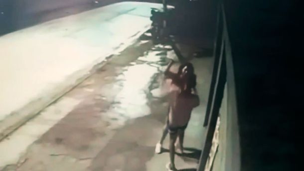 William Morris: una joven mató de una puñalada en el corazón a su pareja