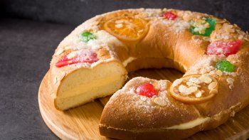 Rosca de Pascua rellena con crema