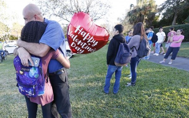 Al menos 17 muertos en un tiroteo en una escuela de Florida: el atacante fue detenido