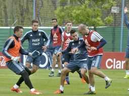 con agüero desgarrado y biglia en duda, argentina entreno pensando en paraguay con agüero desgarrado y biglia en duda, argentina entreno pensando en paraguay