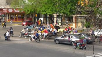 incidentes y destrozos con barras de colegiales en munro incidentes y destrozos con barras de colegiales en munro
