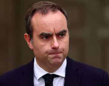 Francia: renunció el primer ministro de Macron a un día de presentar a su Gabinete