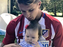 El joven, con la camiseta del equipo de su padre