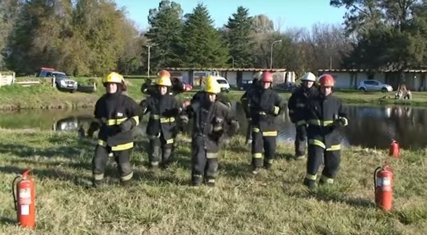 Mirá la divertida coreografía de los bomberos voluntarios de Bragado