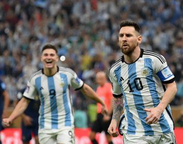 Messi y Julián Álvarez con la Selección Argentina en Qatar 2022