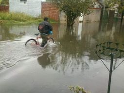 ahora se inundo santa fe: esta paralizada la capital provincial ahora se inundo santa fe: esta paralizada la capital provincial