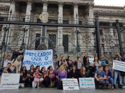 Ante la falta de respuestas del Gobierno los hipotecados UVA volvieron a reclamar una solución a Macri