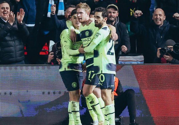 Asistencia de Julián Álvarez en su vuelta a la titularidad para el triunfo del Manchester City en la FA Cup