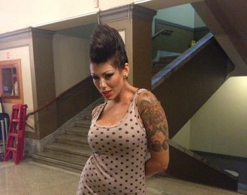 Actriz porno da positivo test de VIH y paraliza la industria XXX