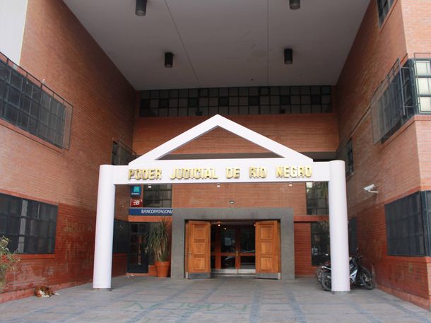 Un jubilado de la Policía Federal pagaba cuota alimentaria por hijos mayores de 25 de años