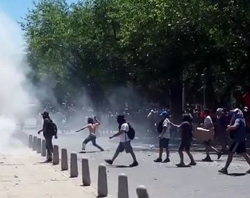 Incidentes y represión en la marcha contra la habilitación de la megaminería en Mendoza