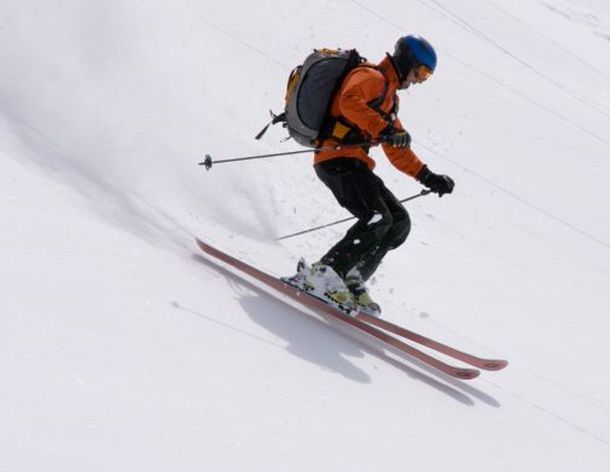 Falleció un joven esquiador al caer de un barranco en Neuquén