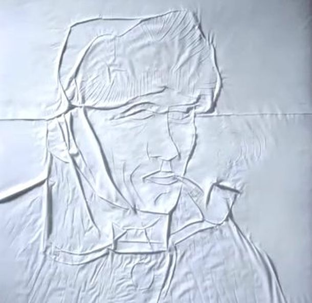 Convierte en arte algo tan simple como doblar una sábana