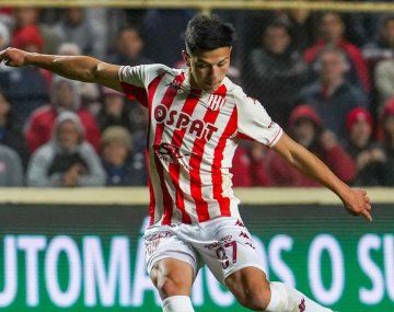Unión vendió al lateral Lucas Esquivel al Athletico Paranaense de Brasil