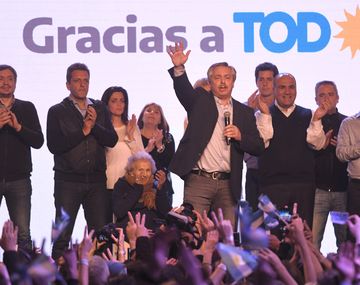 Aplastante triunfo de Fernández sobre Macri que apura decisiones en el Gobierno