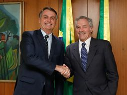 Bolsonaro le propuso a Alberto reunirse el 1° de marzo en Montevideo