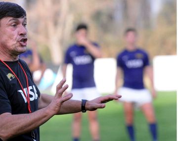 El entrenador de los Pumas pasó por los estudios de Radio 10