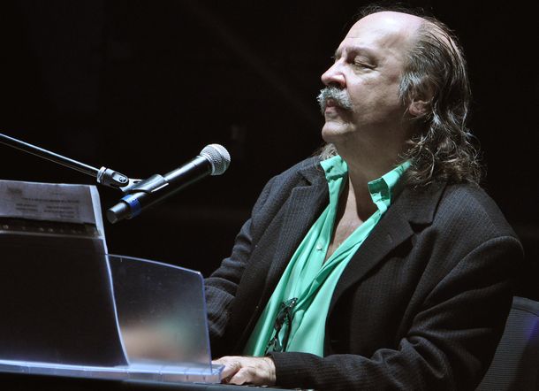 Conmovedora carta de la esposa de Litto Nebbia, a horas de su operación del corazón